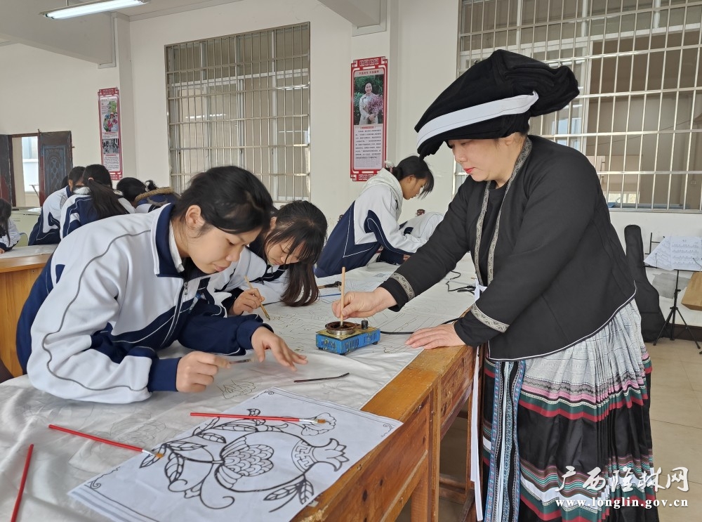 微信图片_20251208155632_295_280 微信图片_20251208155632_295_280